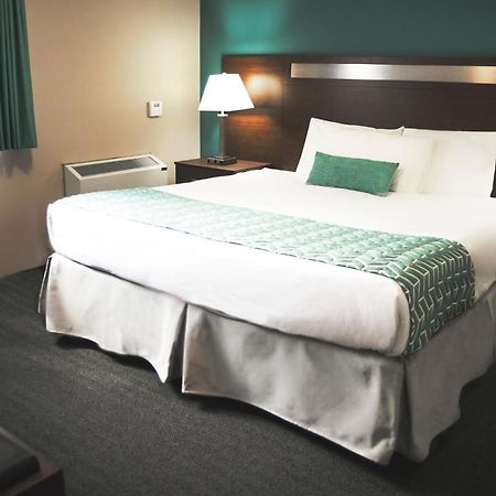 Ramada By Wyndham Ξενοδοχείο Quesnel Εξωτερικό φωτογραφία